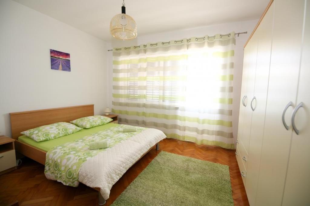 Apartment Merica Слатине Екстериор снимка