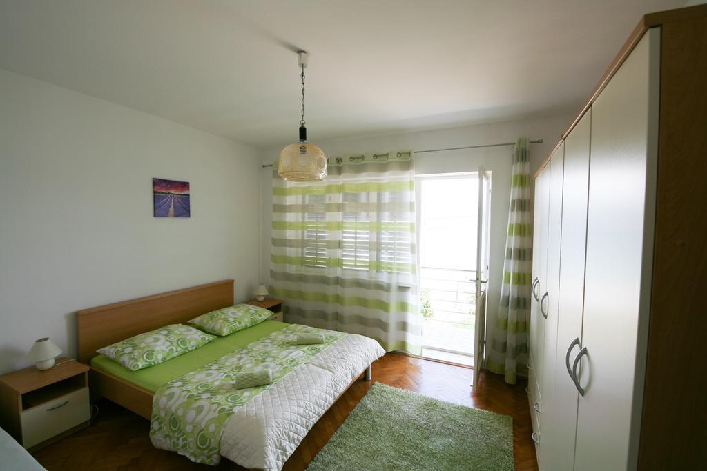 Apartment Merica Слатине Екстериор снимка